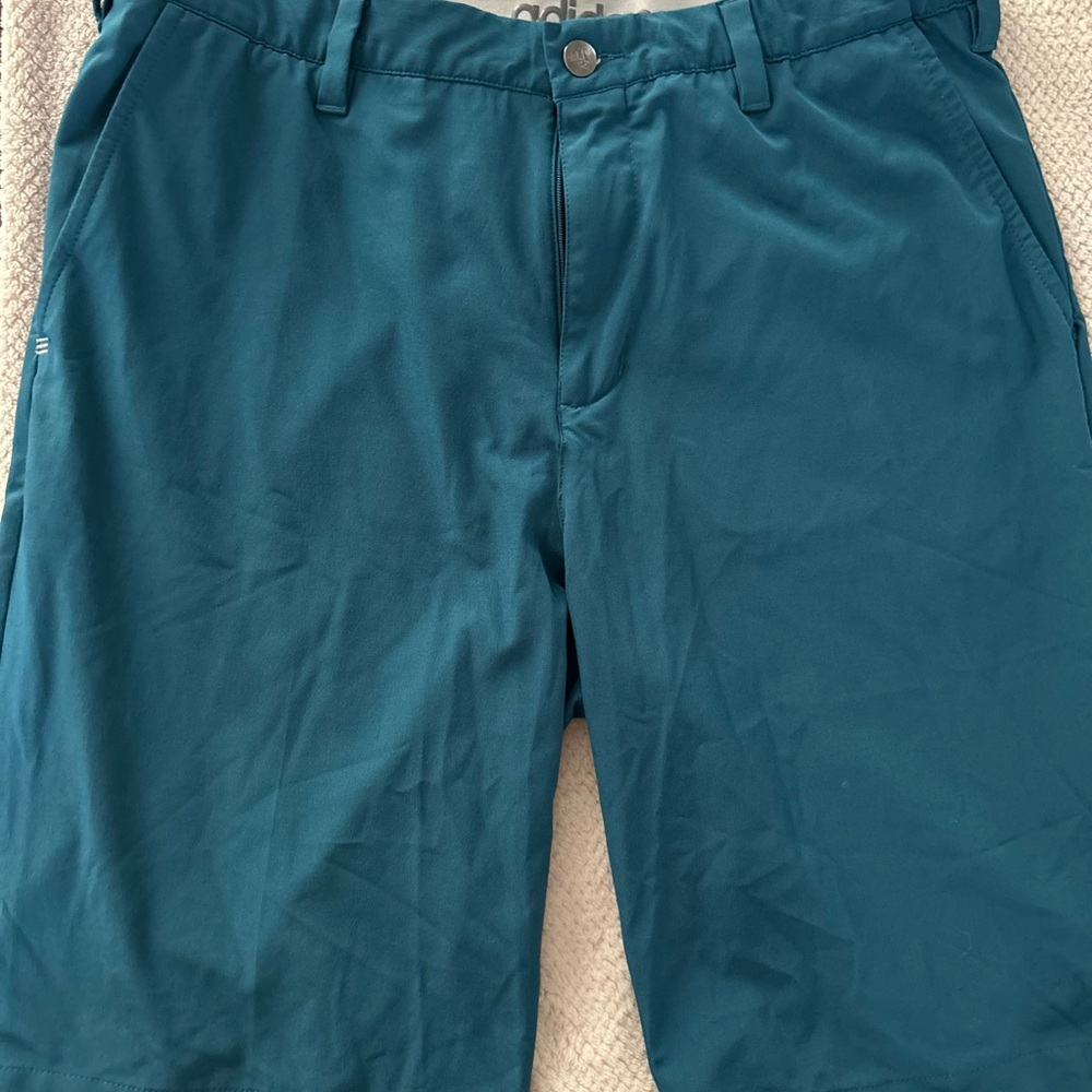 Men’s size 32 Adidas golf shorts light weight